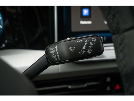 Volkswagen Golf Life Edition eHybrid | 'App-Connect' draadloze smartphone integratie | Achterbank in ongelijke de... ActivLease financial lease