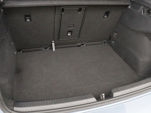 Volkswagen ID.3 Business 58 kWh | Stoel & stuurverwarming | Matrix LED | Carplay | Camera | Adaptive cruise | Key... ActivLease financial lease