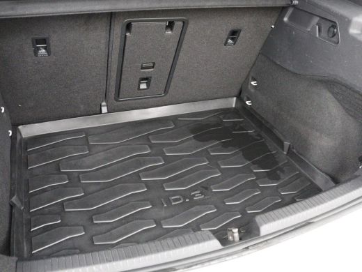 Volkswagen ID.3 First Plus 58 kWh | Stoel & stuurverwarming | Camera | Adaptive cruise | Sfeerverlichting | Carpl... ActivLease financial lease