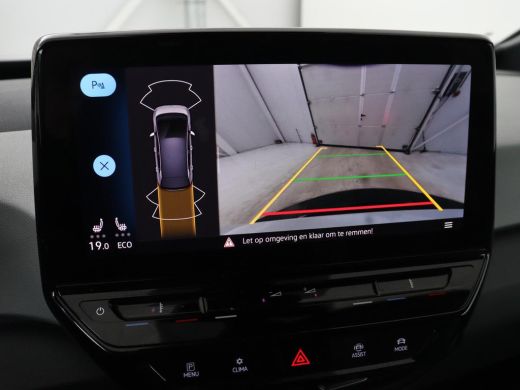Volkswagen ID.3 First Plus 58 kWh | Stoel & stuurverwarming | Camera | Adaptive cruise | Sfeerverlichting | Carpl... ActivLease financial lease