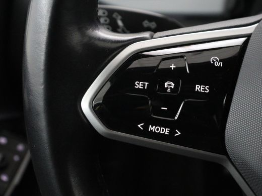 Volkswagen ID.3 First Plus 58 kWh | Stoel & stuurverwarming | Camera | Adaptive cruise | Sfeerverlichting | Carpl... ActivLease financial lease