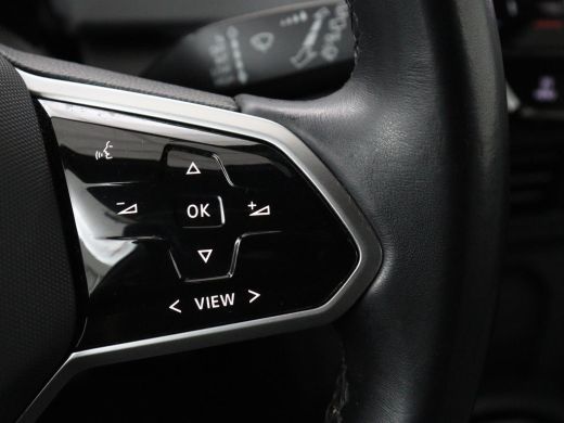 Volkswagen ID.3 First Plus 58 kWh | Stoel & stuurverwarming | Camera | Adaptive cruise | Sfeerverlichting | Carpl... ActivLease financial lease