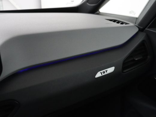 Volkswagen ID.3 First Plus 58 kWh | Stoel & stuurverwarming | Camera | Adaptive cruise | Sfeerverlichting | Carpl... ActivLease financial lease