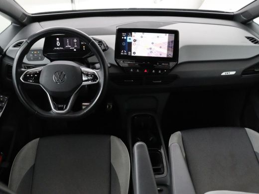 Volkswagen ID.3 First Plus 58 kWh | Stoel & stuurverwarming | Camera | Adaptive cruise | Sfeerverlichting | Carpl... ActivLease financial lease