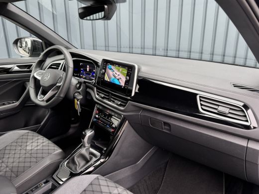 Volkswagen T-Roc 1.5 TSI R-Line Business | Black Style | Trekhaak afnb. | 19'' | IQ Light | Side Assist | Prijs Ri... ActivLease financial lease