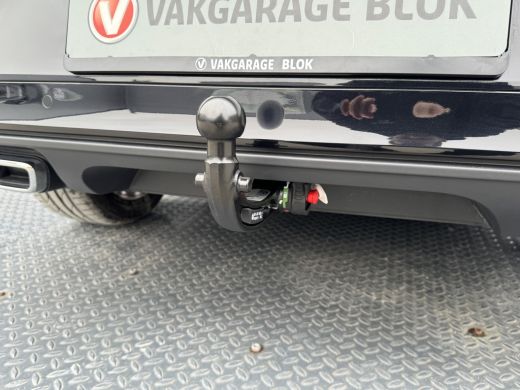 Volkswagen T-Roc 1.5 TSI R-Line Business | Black Style | Trekhaak afnb. | 19'' | IQ Light | Side Assist | Prijs Ri... ActivLease financial lease