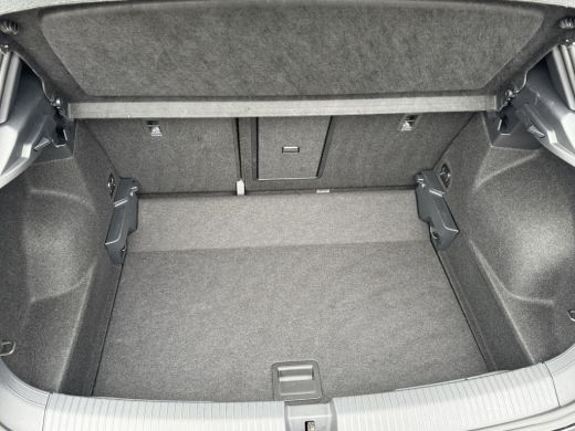 Volkswagen T-Roc 1.5 TSI R-Line Business | Black Style | Trekhaak afnb. | 19'' | IQ Light | Side Assist | Prijs Ri... ActivLease financial lease