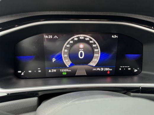 Volkswagen T-Roc 1.5 TSI R-Line Business | Black Style | Trekhaak afnb. | 19'' | IQ Light | Side Assist | Prijs Ri... ActivLease financial lease