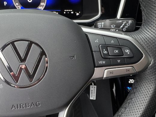 Volkswagen T-Roc 1.5 TSI R-Line Business | Black Style | Trekhaak afnb. | 19'' | IQ Light | Side Assist | Prijs Ri... ActivLease financial lease