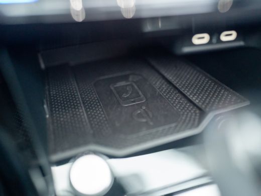 Volkswagen T-Roc 1.5 TSI R-Line Business | Trekhaak afnb. | Panodak | Keyless | Elk. A-klep | Side Assist | IQ Lig... ActivLease financial lease