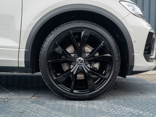 Volkswagen T-Roc 1.5 TSI R-Line Business | Trekhaak afnb. | Panodak | Keyless | Elk. A-klep | Side Assist | IQ Lig... ActivLease financial lease