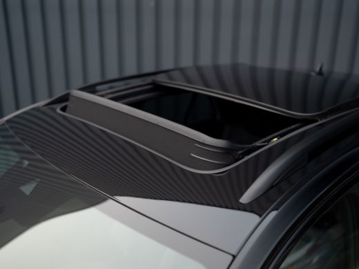 Volkswagen T-Roc 1.5 TSI R-Line Business | Trekhaak afnb. | Panodak | Keyless | Elk. A-klep | Side Assist | IQ Lig... ActivLease financial lease