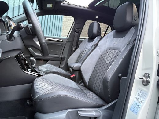 Volkswagen T-Roc 1.5 TSI R-Line Business | Trekhaak afnb. | Panodak | Keyless | Elk. A-klep | Side Assist | IQ Lig... ActivLease financial lease