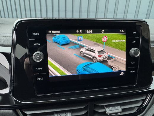 Volkswagen T-Roc 1.5 TSI R-Line Business | Trekhaak afnb. | Panodak | Keyless | Elk. A-klep | Side Assist | IQ Lig... ActivLease financial lease