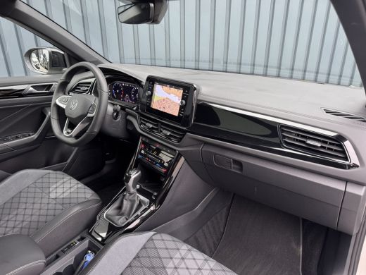 Volkswagen T-Roc 1.5 TSI R-Line Business | Trekhaak afnb. | Panodak | Keyless | Elk. A-klep | Side Assist | IQ Lig... ActivLease financial lease