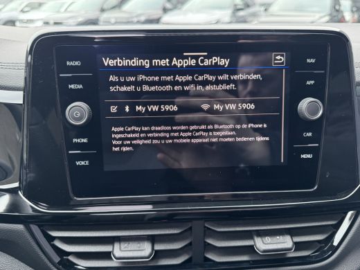 Volkswagen T-Roc 1.5 TSI R-Line Business | Trekhaak afnb. | Panodak | Keyless | Side Assist | Elk. A-klep | IQ Lig... ActivLease financial lease