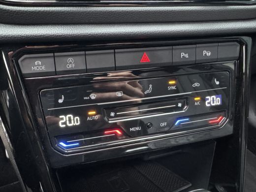 Volkswagen T-Roc 1.5 TSI R-Line Business | Trekhaak afnb. | Panodak | Keyless | Side Assist | Elk. A-klep | IQ Lig... ActivLease financial lease