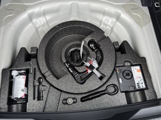 Volkswagen T-Roc 1.5 TSI R-Line Business | Trekhaak afnb. | Panodak | Keyless | Side Assist | Elk. A-klep | IQ Lig... ActivLease financial lease