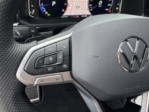 Volkswagen T-Roc 1.5 TSI R-Line Business | Trekhaak afnb. | Panodak | Keyless | Side Assist | Elk. A-klep | IQ Lig... ActivLease financial lease
