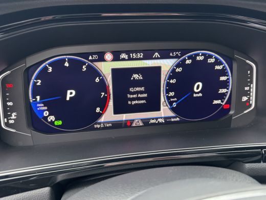 Volkswagen T-Roc 1.5 TSI R-Line Business | Trekhaak afnb. | Panodak | Keyless | Side Assist | Elk. A-klep | IQ Lig... ActivLease financial lease