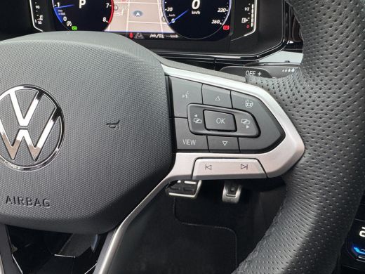 Volkswagen T-Roc 1.5 TSI R-Line Business | Trekhaak afnb. | Panodak | Keyless | Side Assist | Elk. A-klep | IQ Lig... ActivLease financial lease