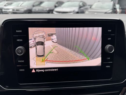 Volkswagen T-Roc 1.5 TSI R-Line Business | Trekhaak afnb. | Panodak | Keyless | Side Assist | Elk. A-klep | IQ Lig... ActivLease financial lease