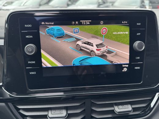 Volkswagen T-Roc 1.5 TSI R-Line Business | Trekhaak afnb. | Panodak | Keyless | Side Assist | Elk. A-klep | IQ Lig... ActivLease financial lease