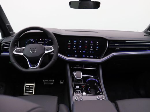 Volkswagen Touareg 3.0 TSi eHybrid 4MOTION R Edition 463PK DSG matrix led, trekhaak, panoramadak, 360gr. camera, led... ActivLease financial lease