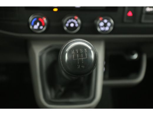 Volkswagen Transporter 2.0 TDI L1H1 | 150PK | Airco | Cruise | Carplay | 3-Zits | Trekh. | Parkeersens. ActivLease financial lease