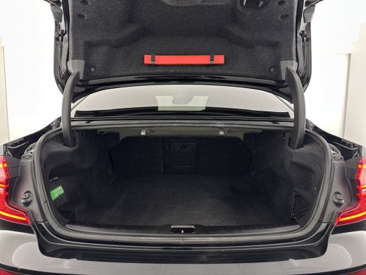 Volvo  S60 2.0 B3 R-Design Black Edition (INCL-BTW) Aut. *FULL-LED | LEATHER | HEATED-R-SPORTSEATS | HARMAN/... ActivLease financial lease