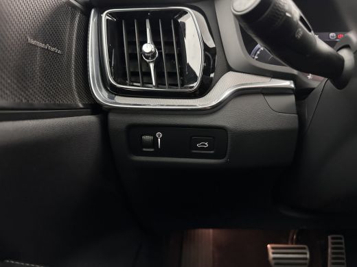 Volvo  S60 2.0 B3 R-Design Black Edition (INCL-BTW) Aut. *FULL-LED | LEATHER | HEATED-R-SPORTSEATS | HARMAN/... ActivLease financial lease