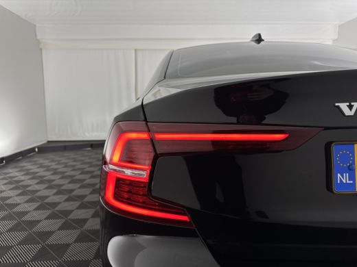 Volvo  S60 2.0 B3 R-Design Black Edition (INCL-BTW) Aut. *FULL-LED | LEATHER | HEATED-R-SPORTSEATS | HARMAN/... ActivLease financial lease