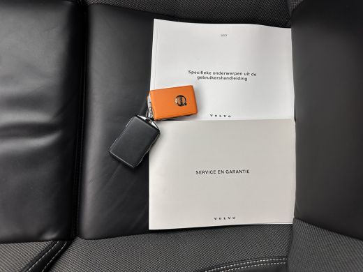 Volvo  S60 2.0 B3 R-Design Black Edition (INCL-BTW) Aut. *FULL-LED | LEATHER | HEATED-R-SPORTSEATS | HARMAN/... ActivLease financial lease