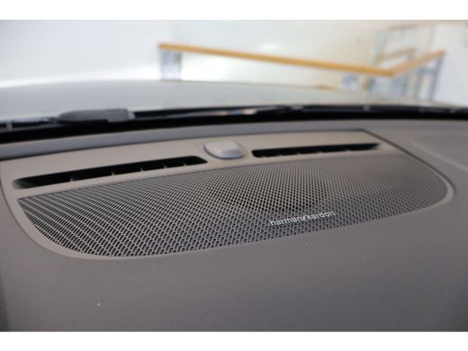 Volvo  XC40 B4 197PK Plus Dark | 360&deg; | Panoramadak | Getint Glas | HK Audio ActivLease financial lease