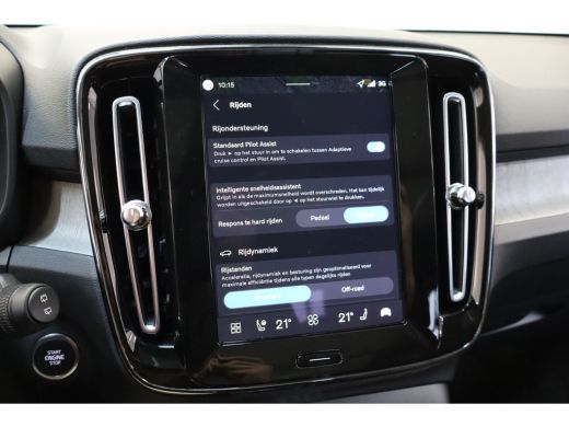 Volvo  XC40 B4 197PK Plus Dark | 360&deg; | Panoramadak | Getint Glas | HK Audio ActivLease financial lease