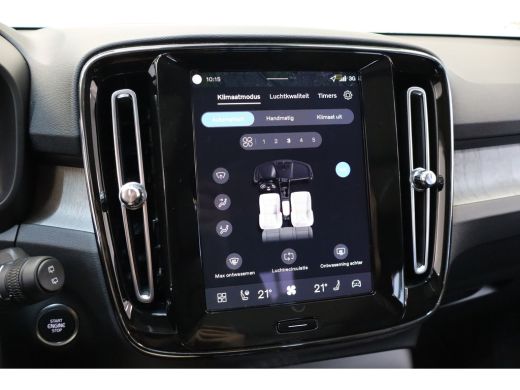 Volvo  XC40 B4 197PK Plus Dark | 360&deg; | Panoramadak | Getint Glas | HK Audio ActivLease financial lease