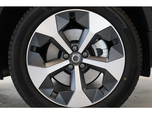 Volvo  XC40 B4 197PK Plus Dark | 360&deg; | Panoramadak | Getint Glas | HK Audio ActivLease financial lease