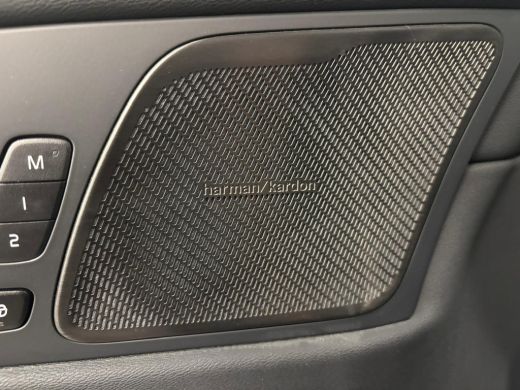 Volvo  XC60 Recharge T6 AWD Plus Dark | SoH 100% | PDC V+A en 360 camera | Keyless Entry - Start | Panoramada... ActivLease financial lease