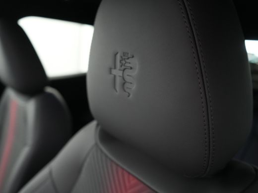 Alfa Romeo Junior Elettrica Speciale Automaat ActivLease financial lease