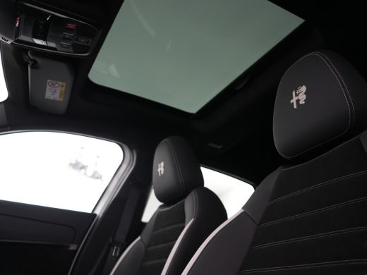 Alfa Romeo Junior Ibrida Sport Speciale Automaat ActivLease financial lease