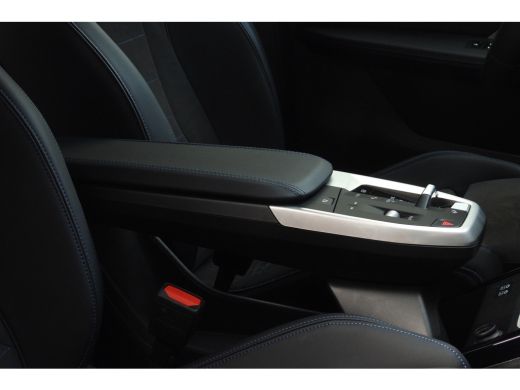 BMW iX1 eDrive20 High Executive M Sport Automaat / Trekhaak / Sportstoelen / M Adaptief onderstel / Comfo... ActivLease financial lease