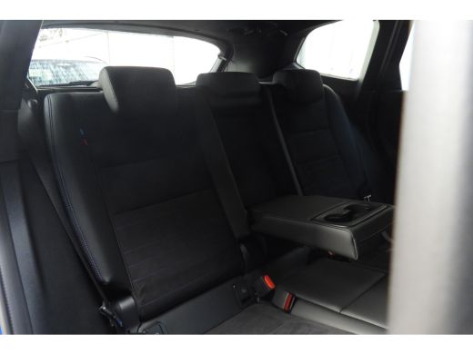 BMW iX1 eDrive20 High Executive M Sport Automaat / Trekhaak / Sportstoelen / M Adaptief onderstel / Comfo... ActivLease financial lease