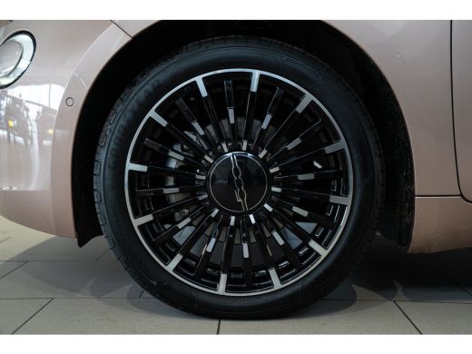 Fiat 500C La Prima 42 kWh | Lederen Bekleding | Camera | Climate Controle | Navigatie | Apple Carplay & And... ActivLease financial lease