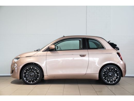 Fiat 500C La Prima 42 kWh | Lederen Bekleding | Camera | Climate Controle | Navigatie | Apple Carplay & And... ActivLease financial lease