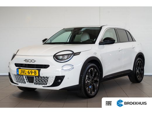 Fiat 600 1.2 Hybrid La Prima | Climate Controle | Lederen Bekleding | Navigatie | Camera | El. Achterklep ...