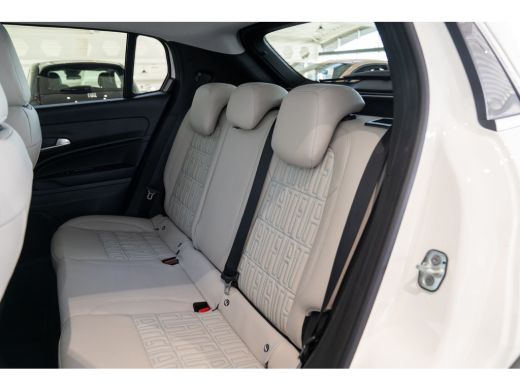 Fiat 600 1.2 Hybrid La Prima | Climate Controle | Lederen Bekleding | Navigatie | Camera | El. Achterklep ... ActivLease financial lease