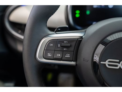 Fiat 600 1.2 Hybrid La Prima | Climate Controle | Lederen Bekleding | Navigatie | Camera | El. Achterklep ... ActivLease financial lease