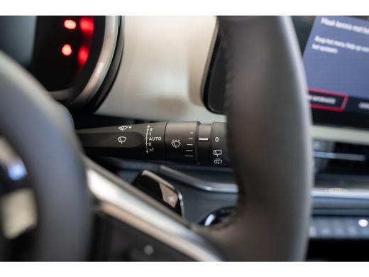 Fiat 600 1.2 Hybrid La Prima | Climate Controle | Lederen Bekleding | Navigatie | Camera | El. Achterklep ... ActivLease financial lease