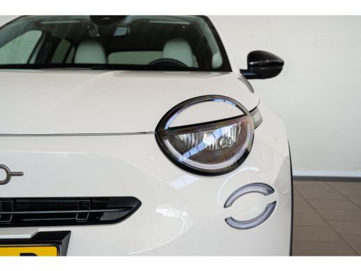 Fiat 600 1.2 Hybrid La Prima | Climate Controle | Lederen Bekleding | Navigatie | Camera | El. Achterklep ... ActivLease financial lease
