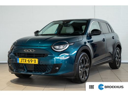 Fiat 600 1.2 Hybrid La Prima | Lederen Bekleding | Stoelverwarming | Climate Controle | Navigatie | Camera...